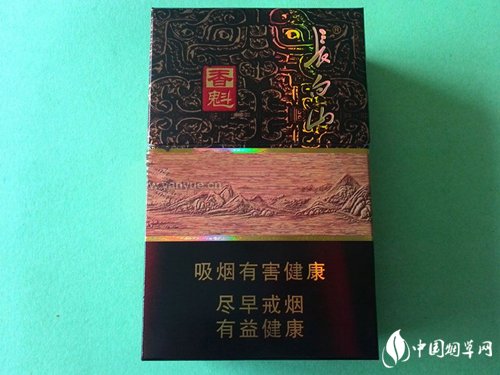 越南代工王冠香烟多少钱一条